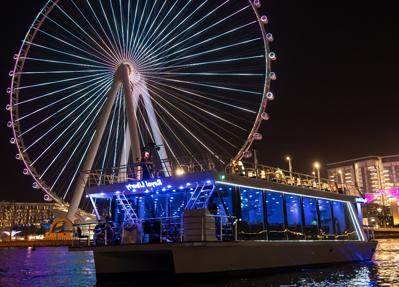 Best Time to Book a Dhow Cruise in Dubai for Stunning Views